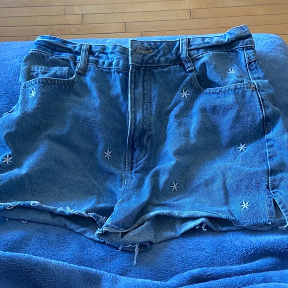 Ardene Blue Jean Shorts with White Star Embroidery - Picture 1 of 3